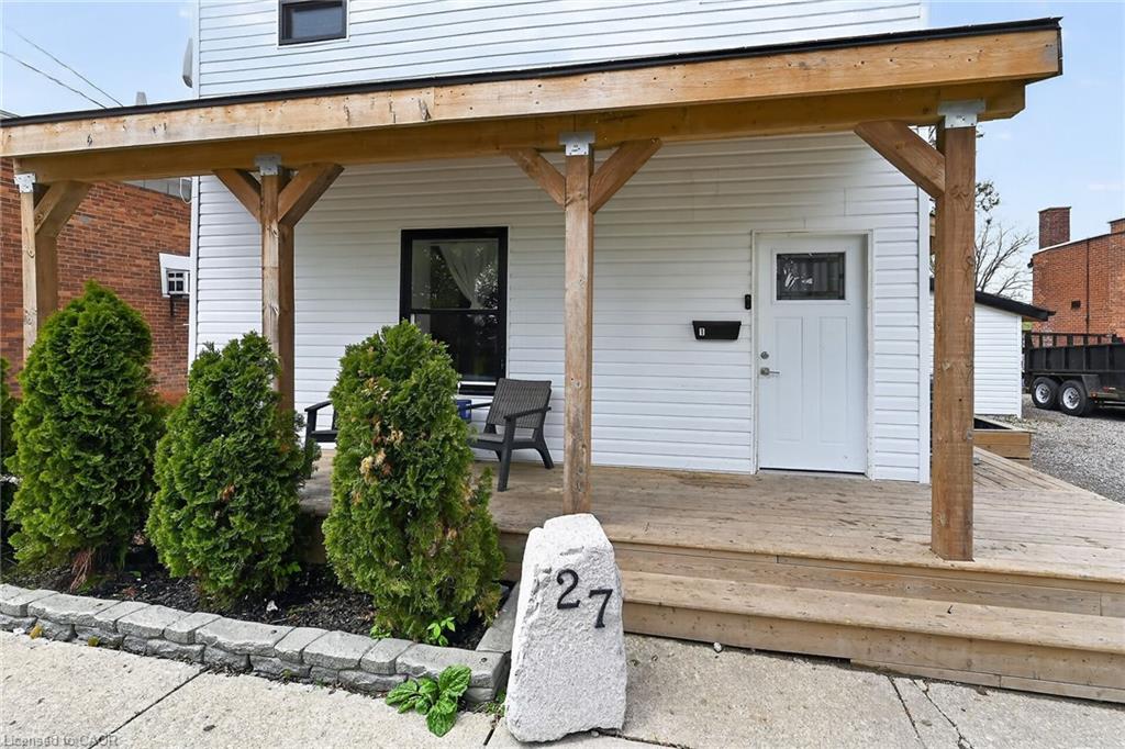 27 Cayuga Street N Property Photo 4