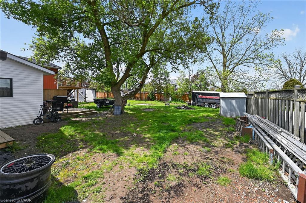 27 Cayuga Street N Property Photo 38