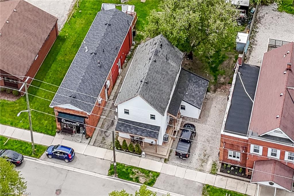 27 Cayuga Street N Property Photo 50