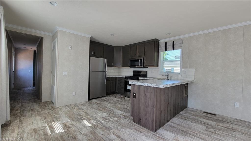 24 Macpherson Crescent Property Photo 9