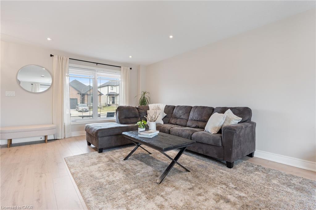 22 Hare Street Property Photo 5