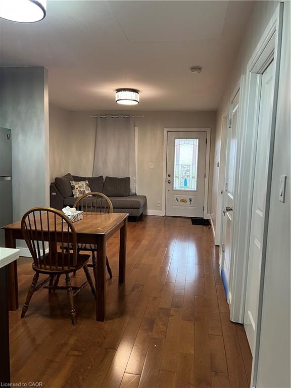 179 Vine Street S Property Photo 4