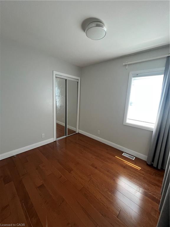 179 Vine Street S Property Photo 5