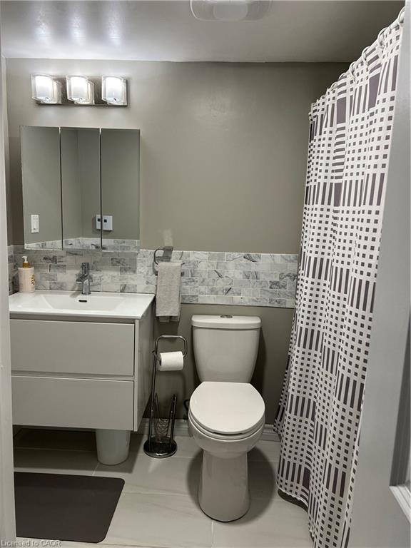 179 Vine Street S Property Photo 9