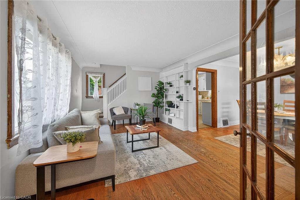 144 Hunter Street W Property Photo 5