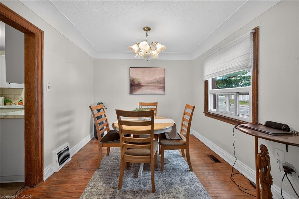 144 Hunter Street W Property Photo 12