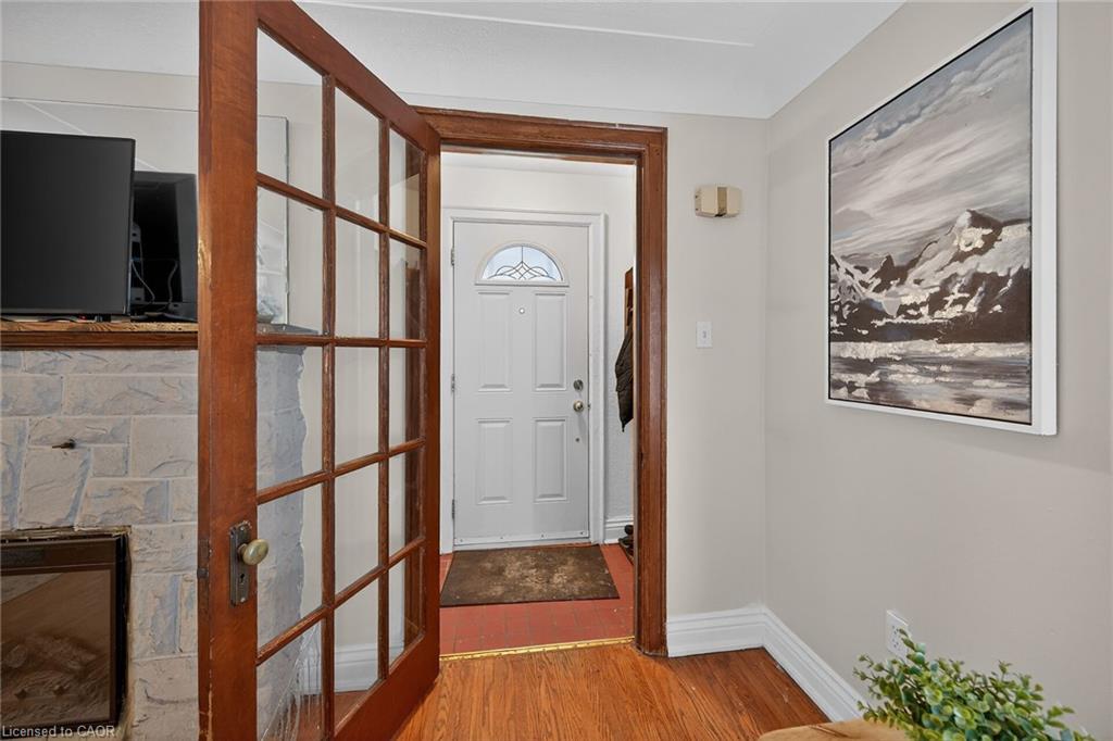 144 Hunter Street W Property Photo 18