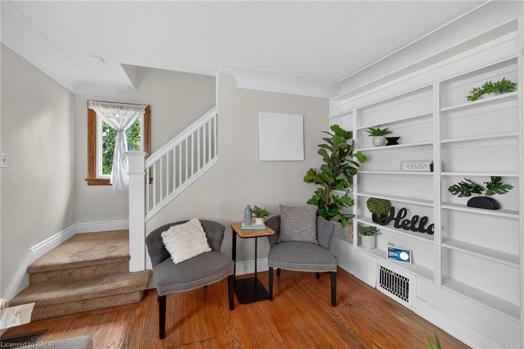 144 Hunter Street W Property Photo 19