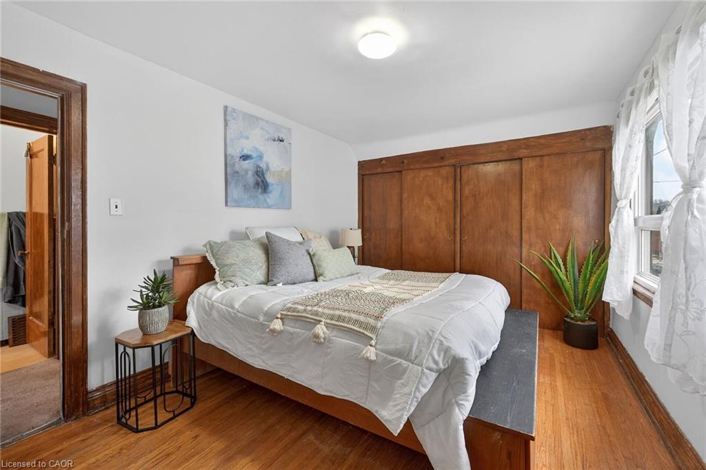 144 Hunter Street W Property Photo 20