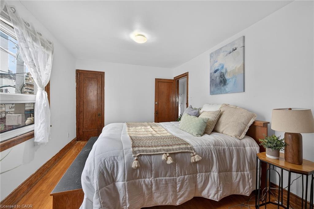 144 Hunter Street W Property Photo 22