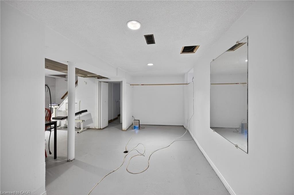 144 Hunter Street W Property Photo 31