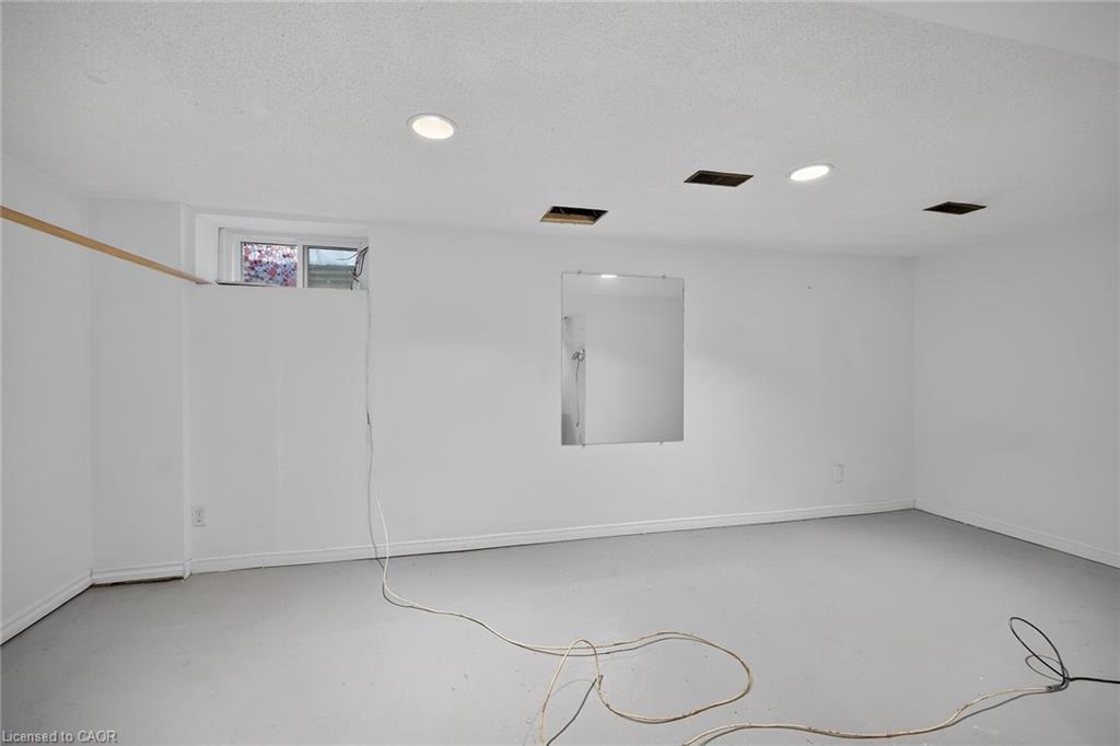 144 Hunter Street W Property Photo 32