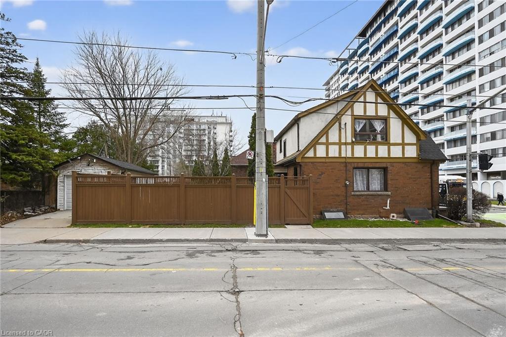 144 Hunter Street W Property Photo 50