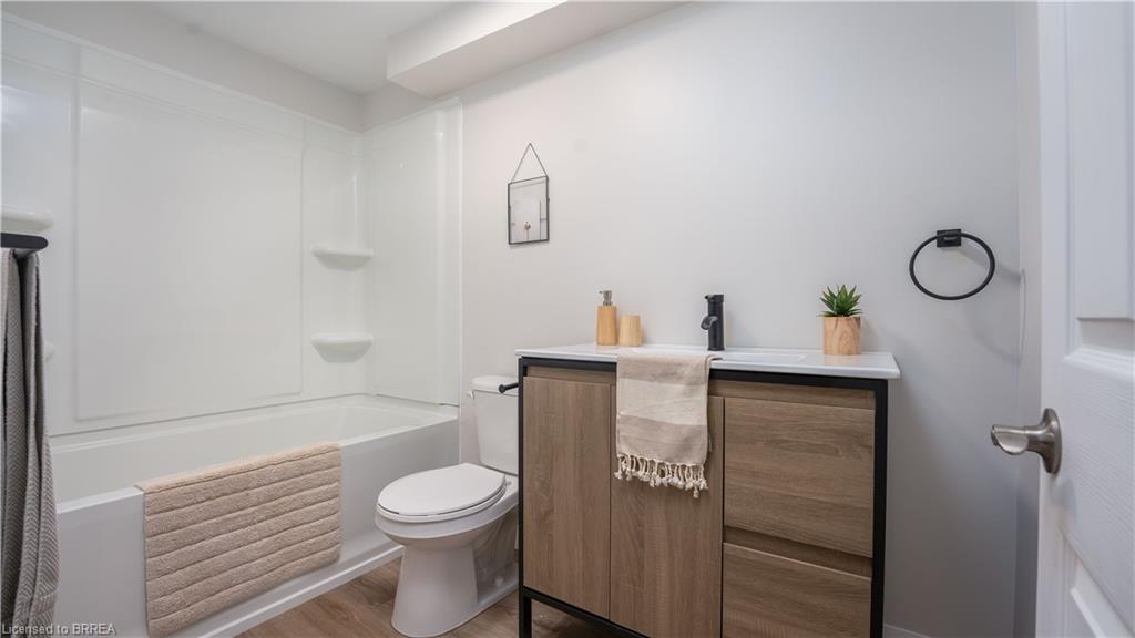 75 Henderson Avenue Property Photo 24