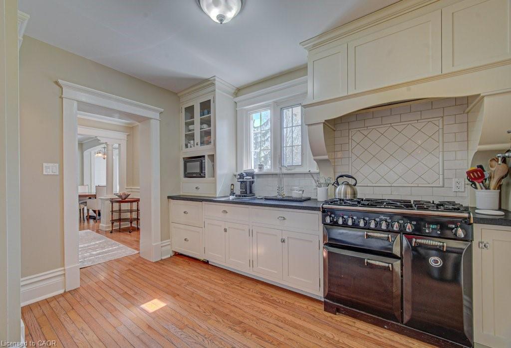 2032 Coronation Boulevard Property Photo 7