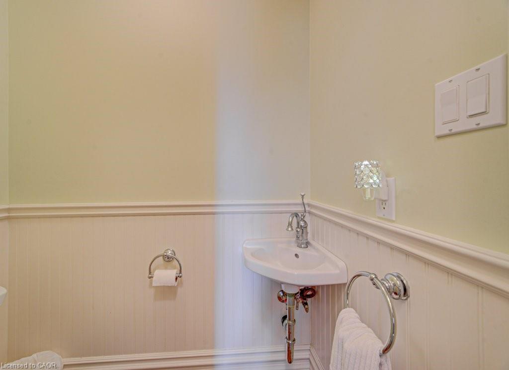 2032 Coronation Boulevard Property Photo 14