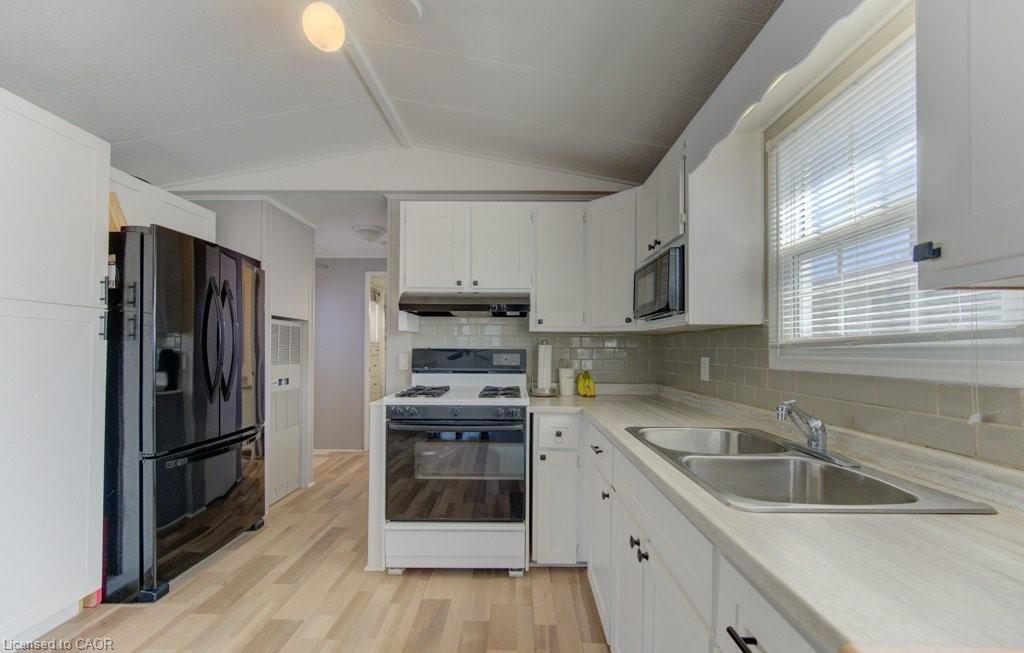 185-580 Beaver Creek Road Property Photo 4