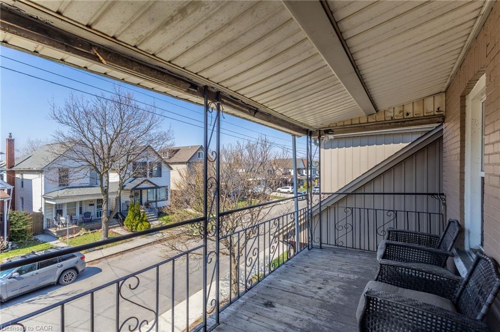174 Rosslyn Avenue N Property Photo 24