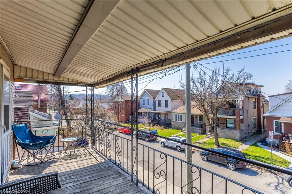 174 Rosslyn Avenue N Property Photo 25