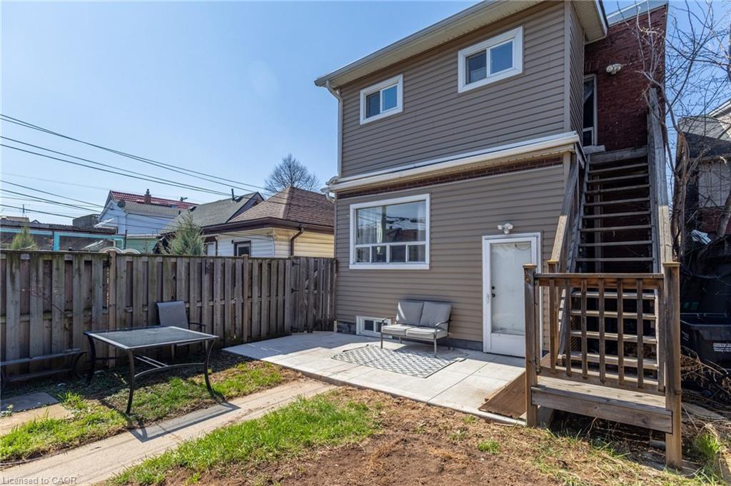 174 Rosslyn Avenue N Property Photo 27