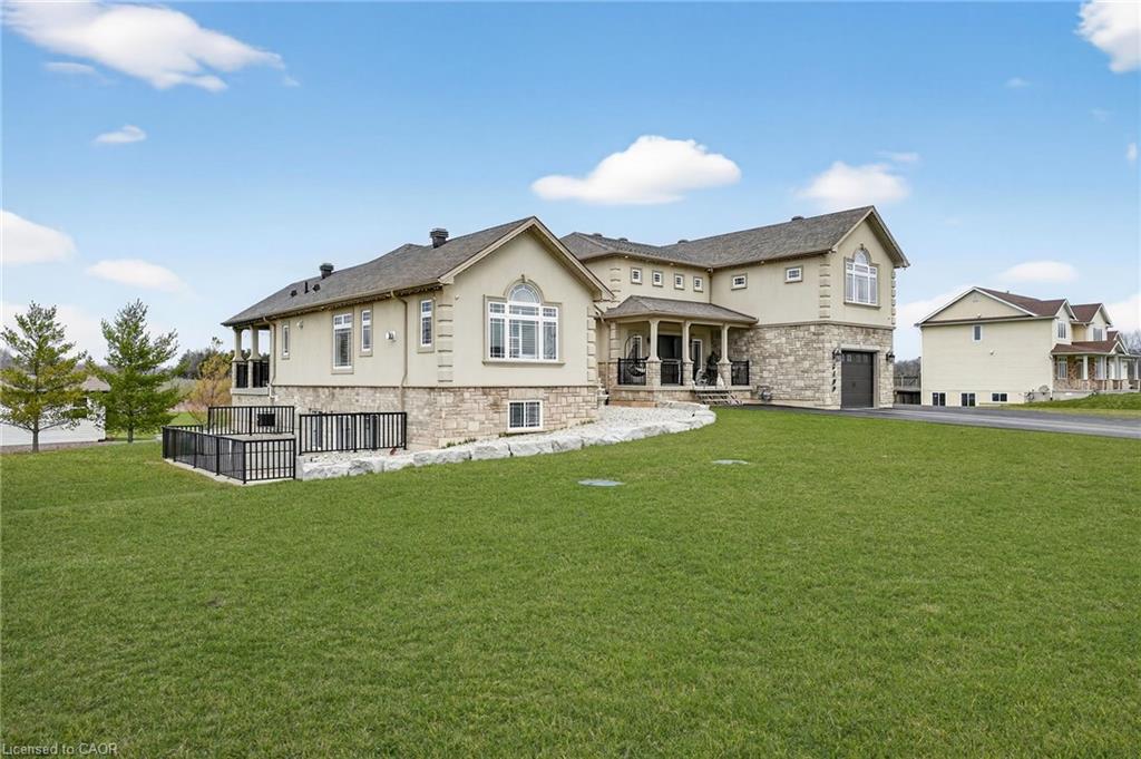 5499 Attema Crescent Property Photo 2