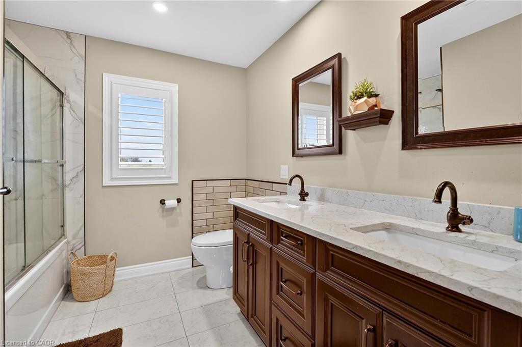 5499 Attema Crescent Property Photo 26
