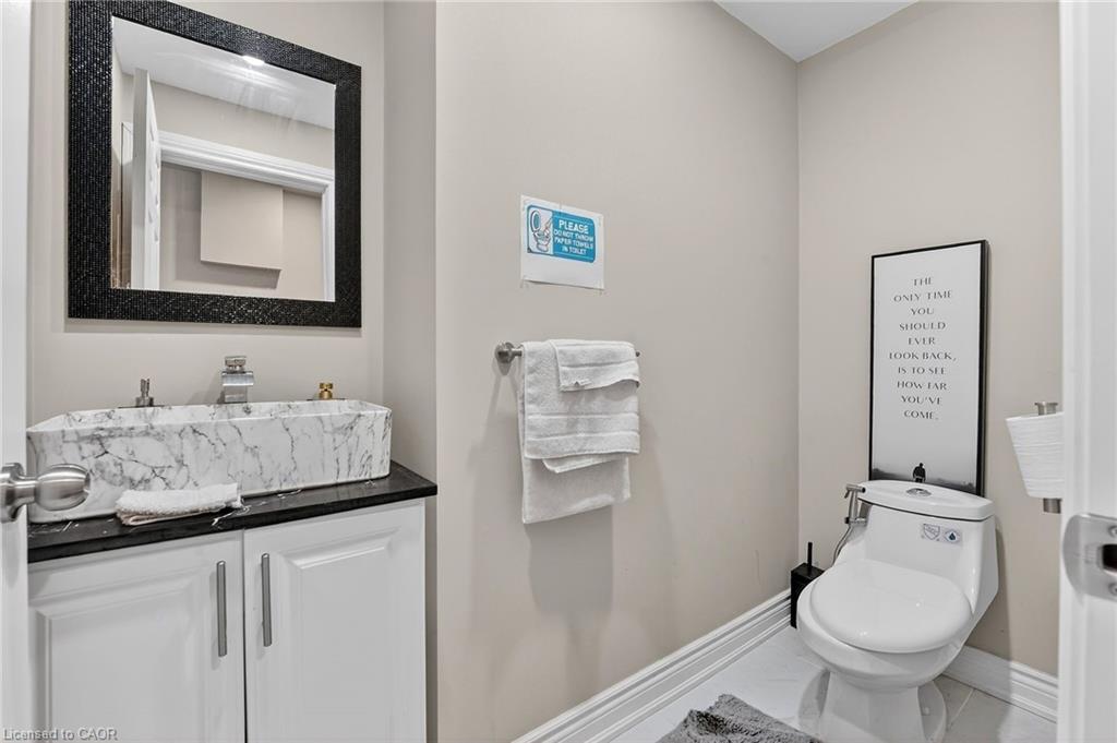 5499 Attema Crescent Property Photo 33