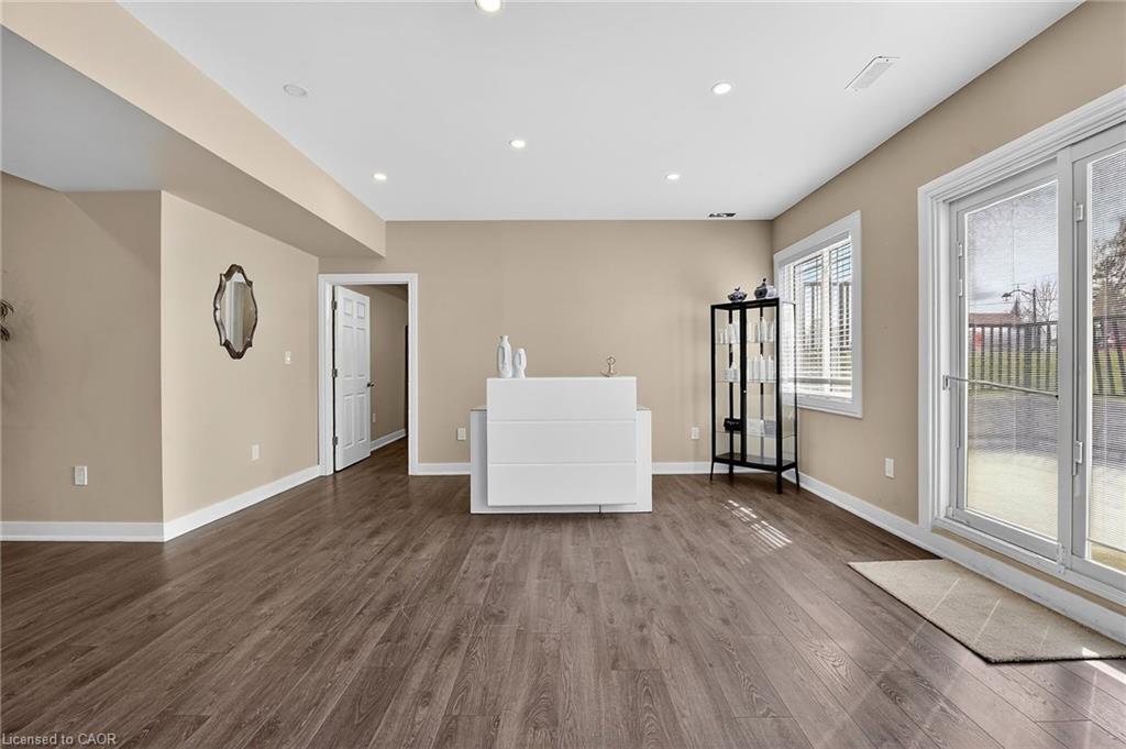 5499 Attema Crescent Property Photo 38