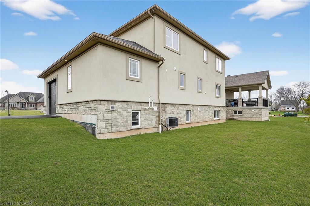 5499 Attema Crescent Property Photo 43