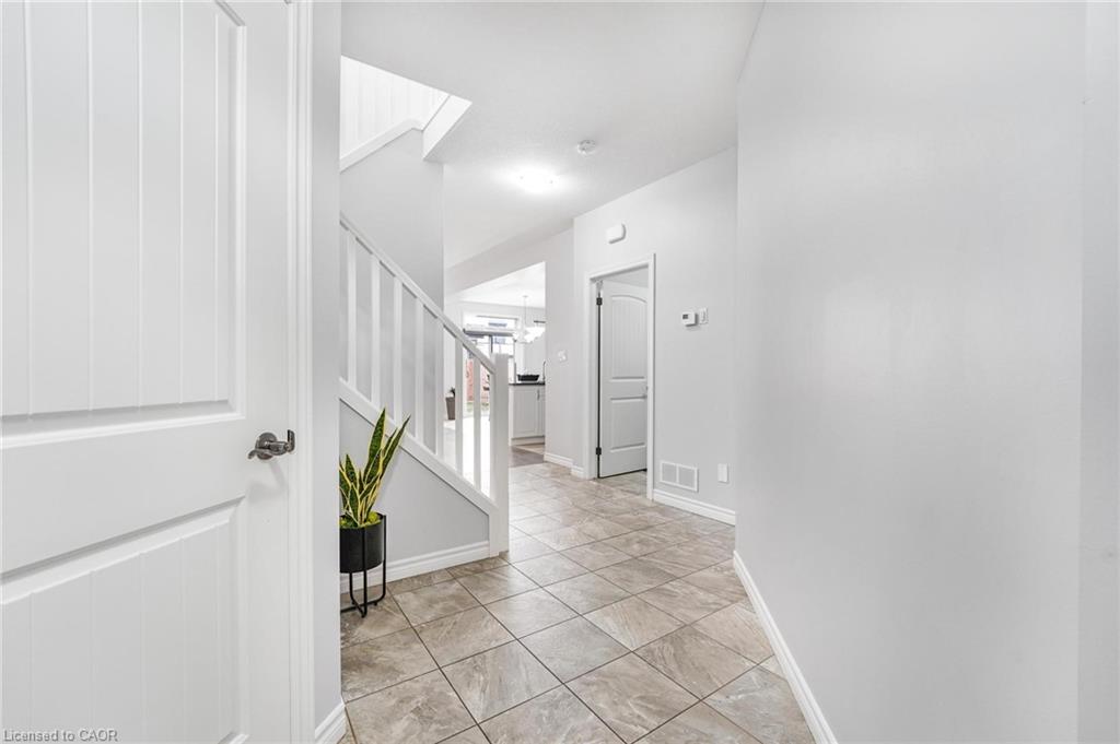 505 Sophia Crescent Property Photo 7