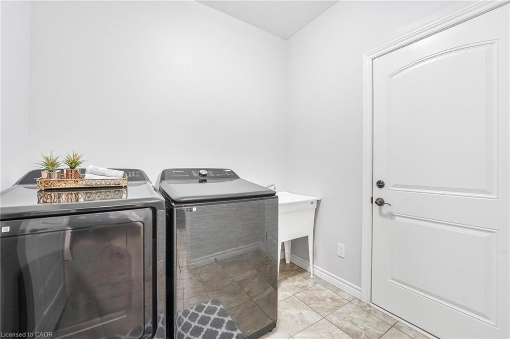 505 Sophia Crescent Property Photo 37