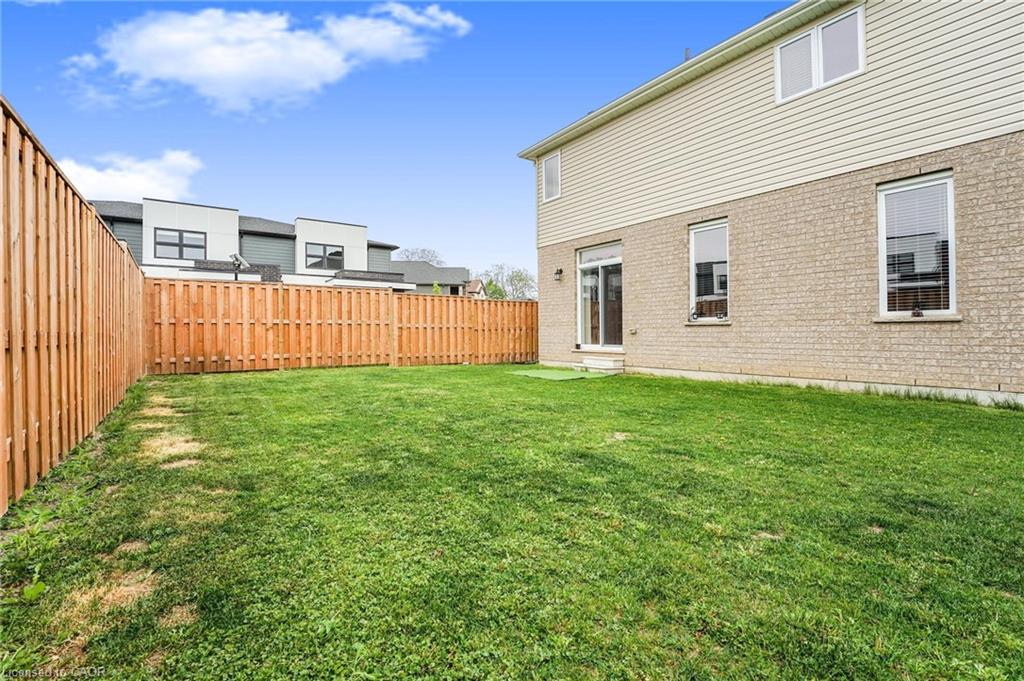 505 Sophia Crescent Property Photo 38