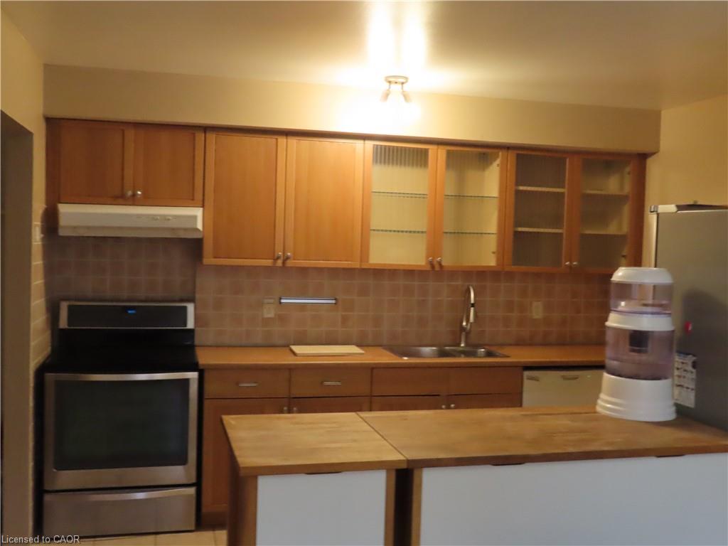 12-4026 Longmoor Drive Property Photo 7