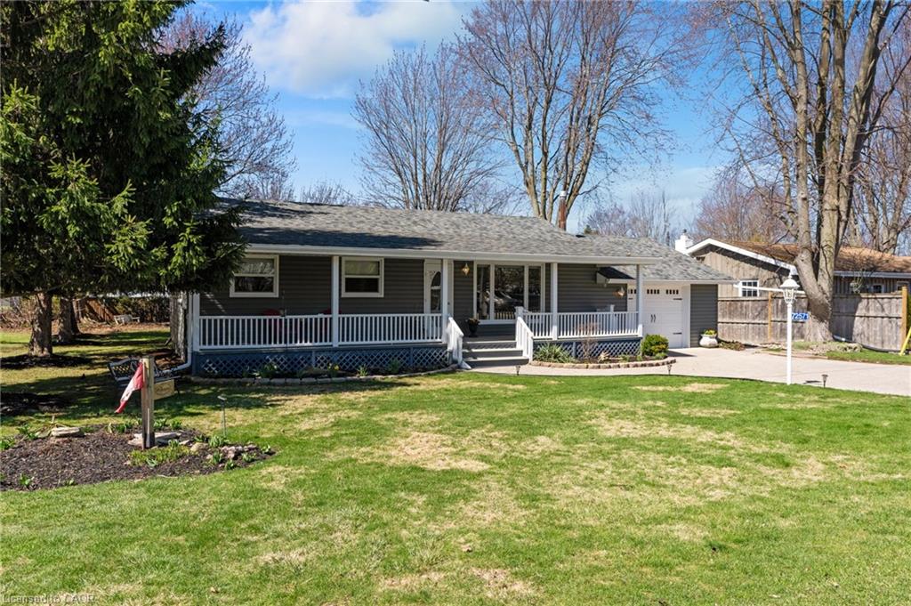 72571 Duchess Crescent Property Photo 3