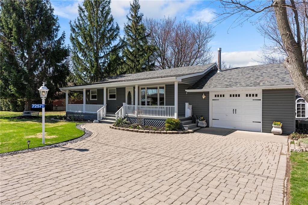 72571 Duchess Crescent Property Photo 4