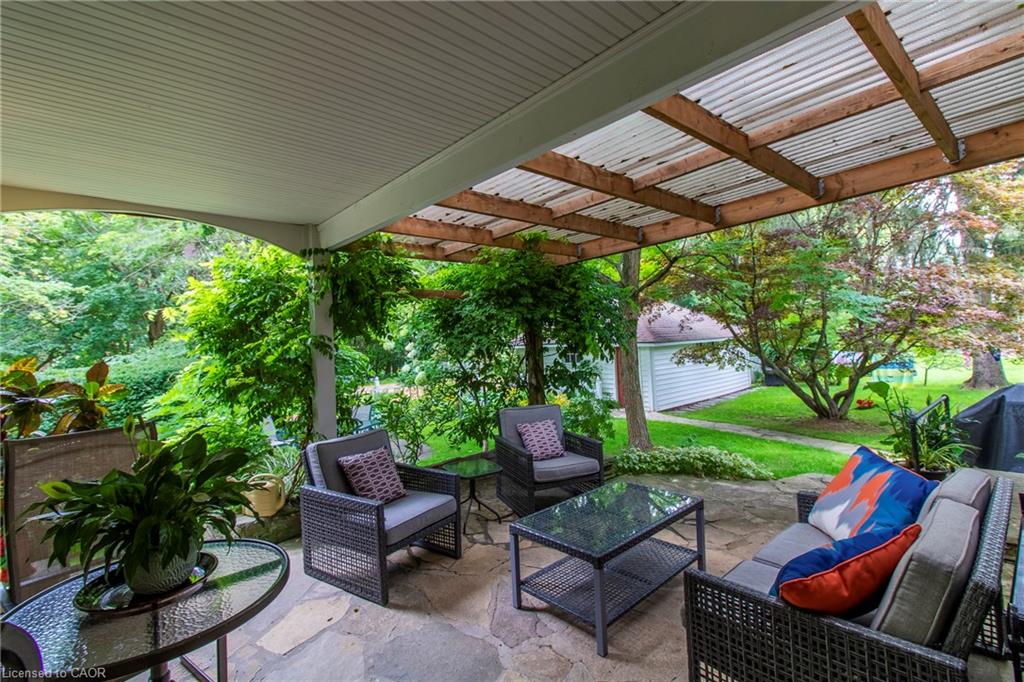 312 Nelson Street W Property Photo 8