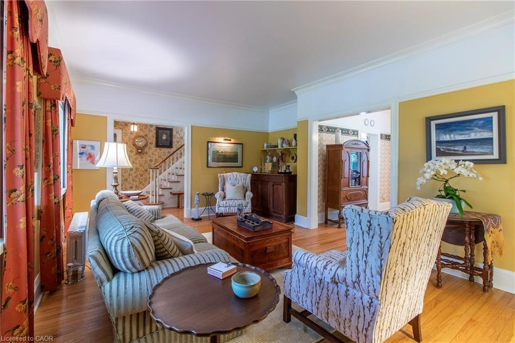 312 Nelson Street W Property Photo 19
