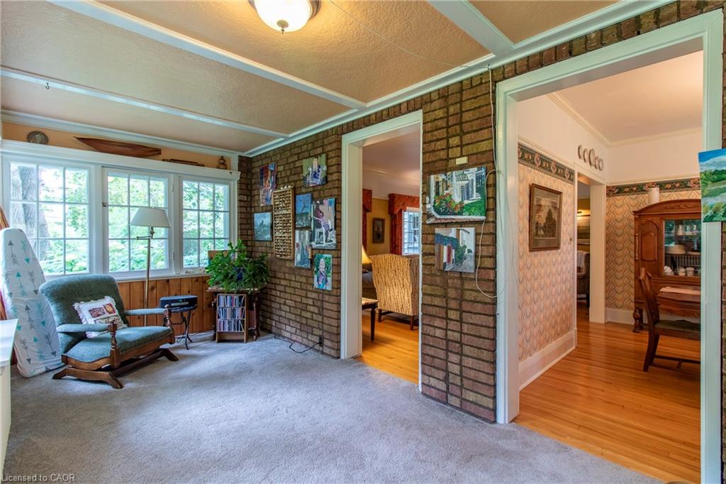 312 Nelson Street W Property Photo 21