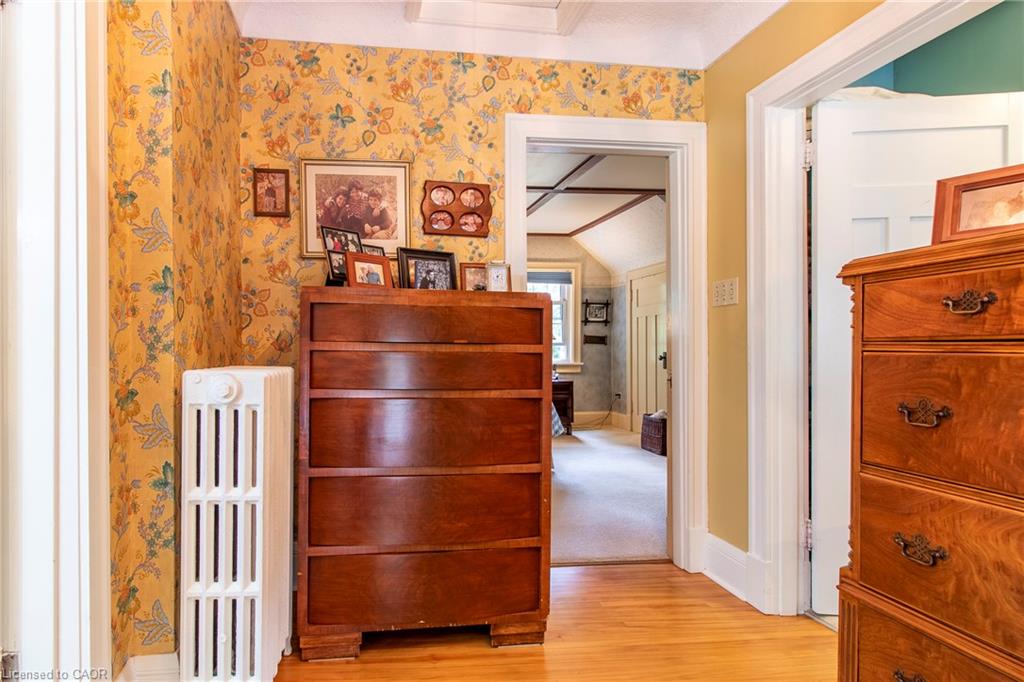 312 Nelson Street W Property Photo 29