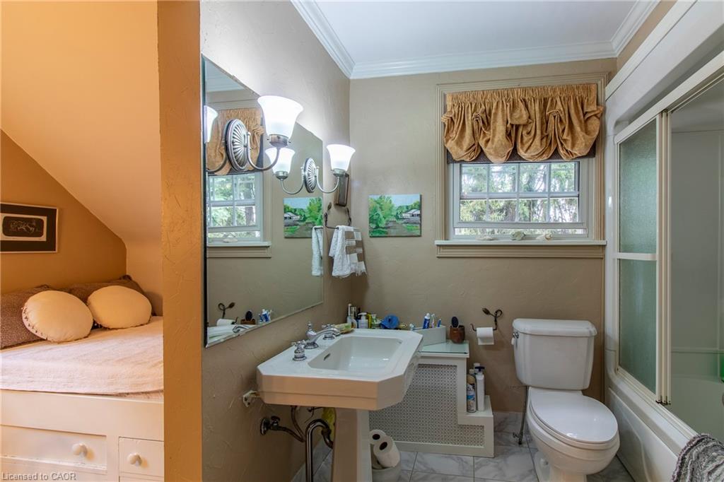 312 Nelson Street W Property Photo 33