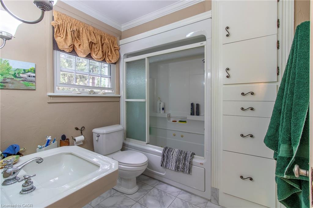312 Nelson Street W Property Photo 34