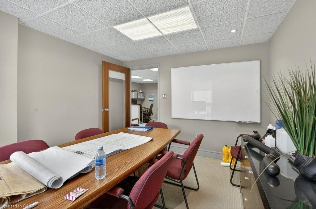 4-4042 Mainway Property Photo 13