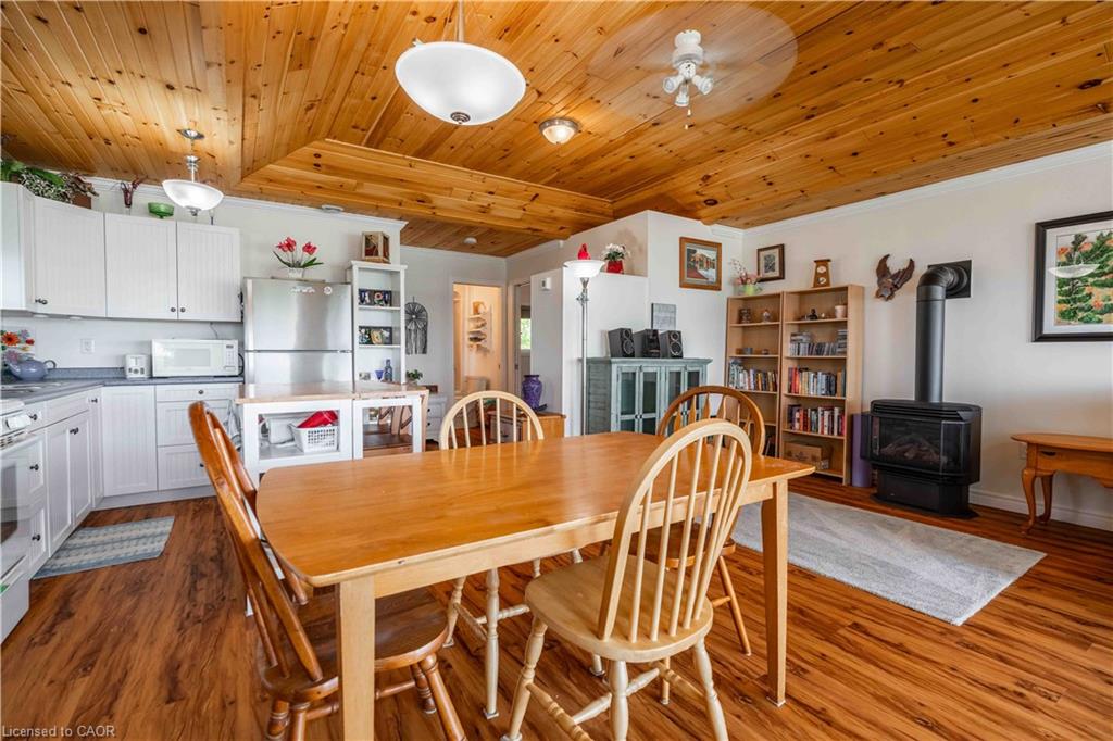 2399 Lakeshore Road Property Photo 12