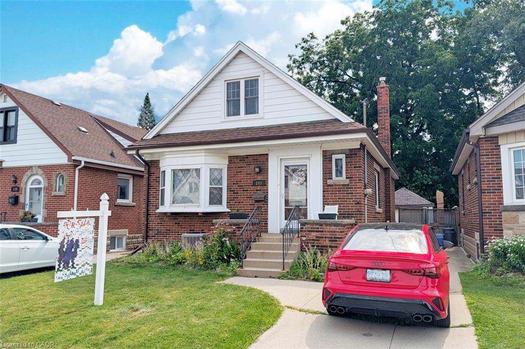 143 Huxley Avenue S Property Photo 1