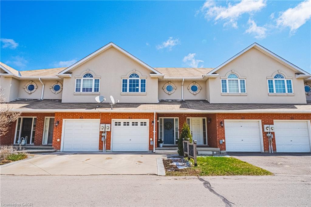 41-20 Mcconkey Crescent Property Photo 2