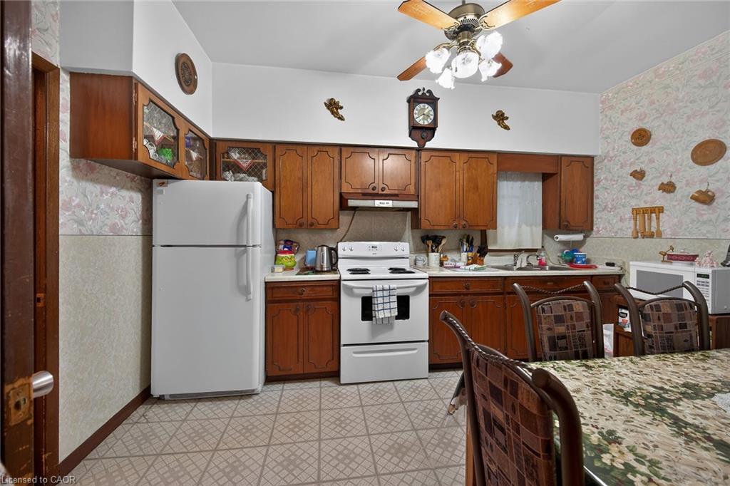 96 Barnesdale Boulevard S Property Photo 13