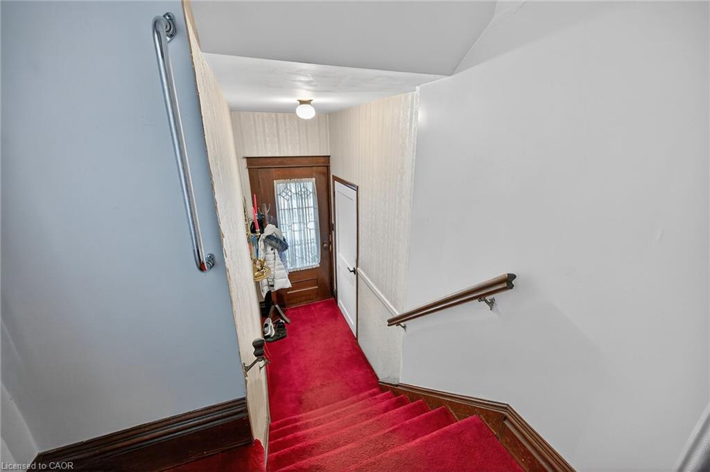 96 Barnesdale Boulevard S Property Photo 32