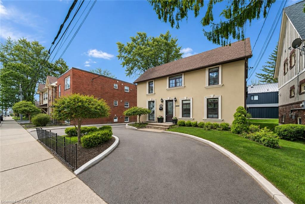 36 Mississauga Road N Property Photo 2