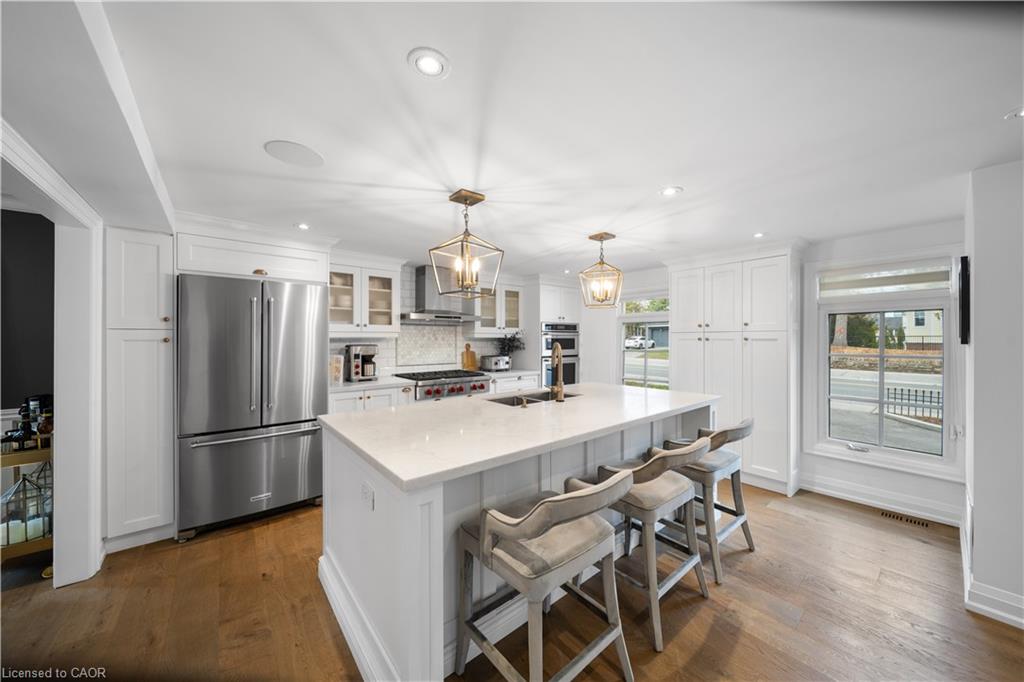 36 Mississauga Road N Property Photo 6