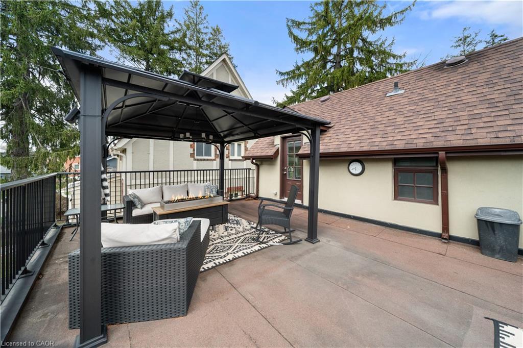 36 Mississauga Road N Property Photo 25